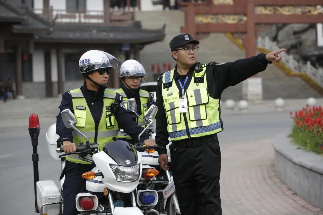 湖南保安服務,墻外高空清洗服務,湖南保利天創(chuàng)物業(yè)發(fā)展有限公司